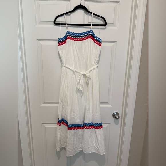 Off white contrast stripe detail shoulder strap midi dress by Entro - Picture 5 of 12